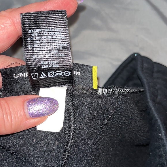 Under Armour black track pants. Size small. - Picture 9 of 10